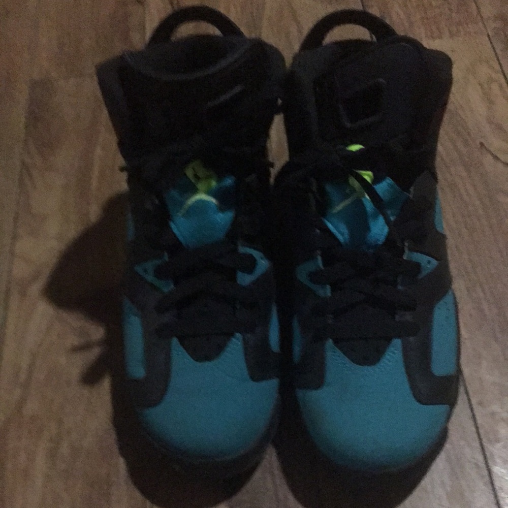 Air Jordan 6 Retro grade school